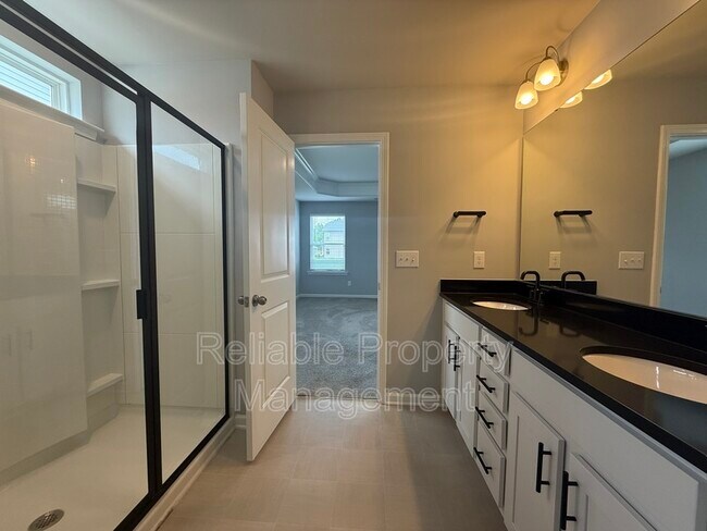 Building Photo - 658 Cupota Dr