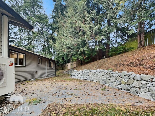 Building Photo - 11709 NE 98th St