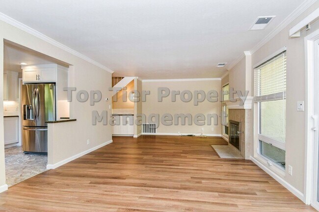 Building Photo - Beautiful 3 Bd/2.5 Ba/1697 sf Walnut Creek townhouse in desirable neighborhood! Available April 1st!