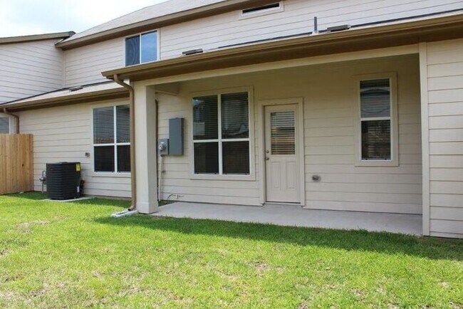 Building Photo - 12255 Roy Mix Bohn Lane