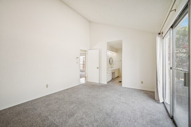 Building Photo - 8234 S College Ave