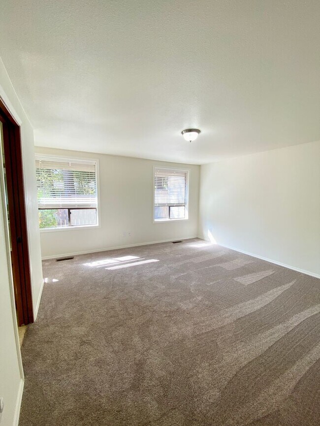 Building Photo - 1324 Boise St
