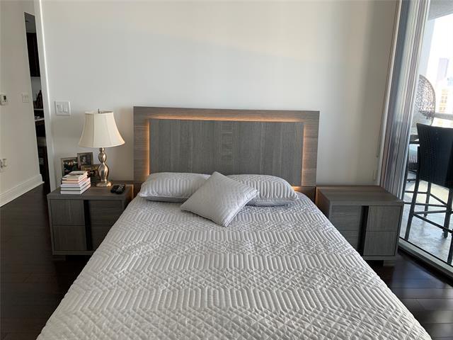 Building Photo - 495 Brickell Ave