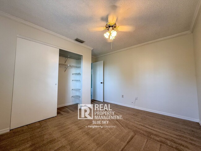 Building Photo - 6704 Hickorywood Ln