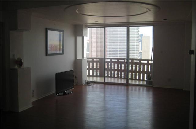 Building Photo - 2016 Main St