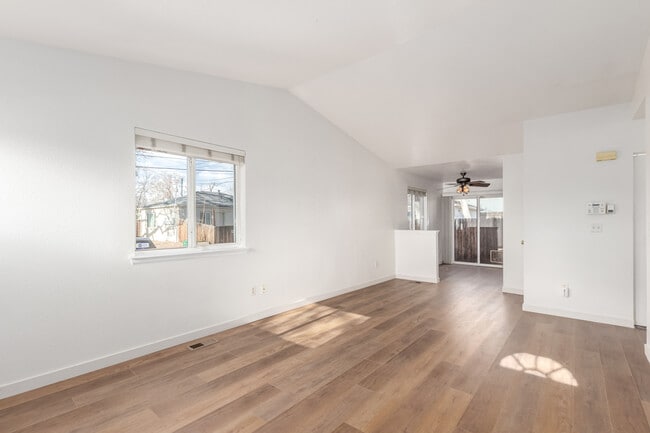 Building Photo - 3249 Madison St