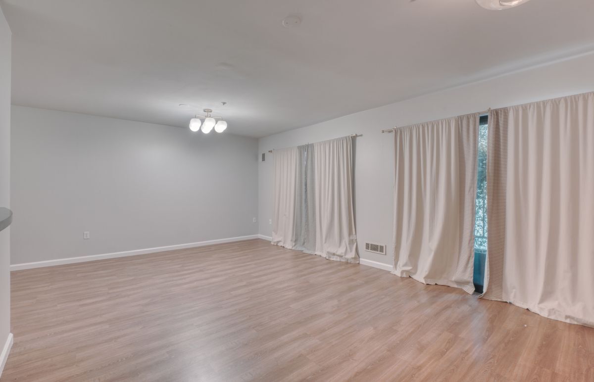 Building Photo - 650 Chestnut St