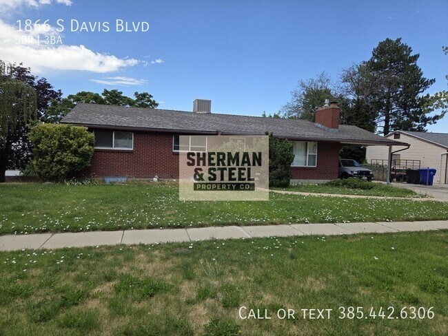 Building Photo - 1866 S Davis Blvd