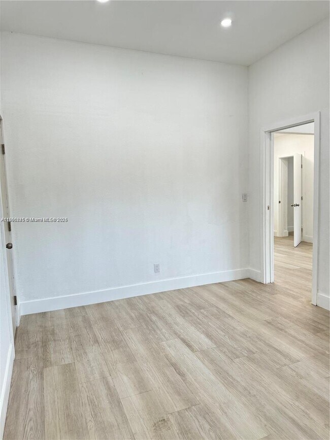 Building Photo - 693 NE 80th St
