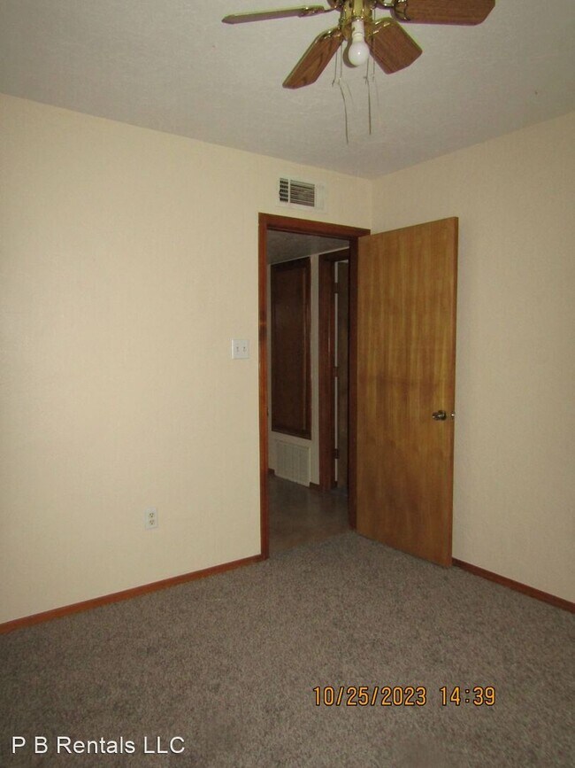 Building Photo - 2 br, 1 bath House - 401 NW 6th Street, Apt B