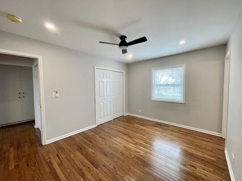 Building Photo - 15 Bradley Ln