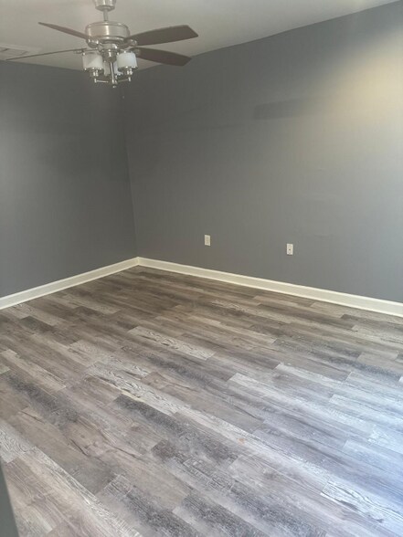 Building Photo - 406 Girard St