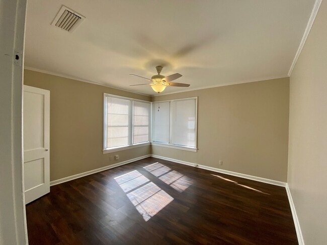 Building Photo - South Highlands Bungalow for Lease | 71104...