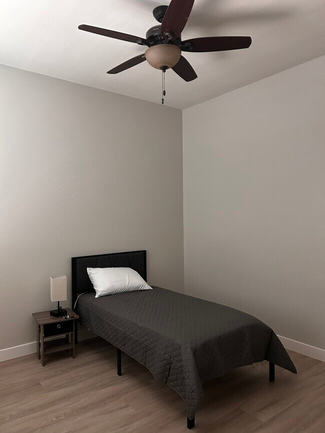 Building Photo - 11133 E Tumbleweed Ave