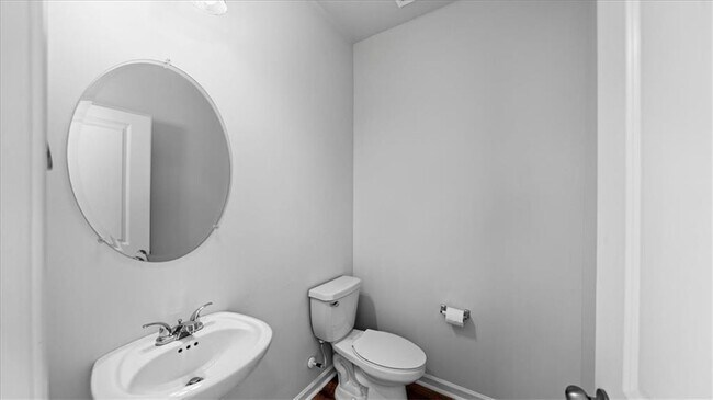 Building Photo - 7573 Knoll Hollow Rd
