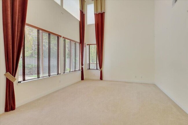 Building Photo - 208 Otter Glen Ct