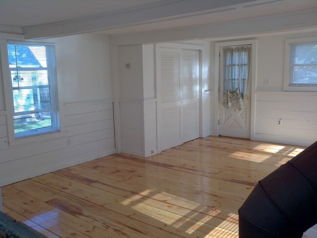 Building Photo - 10 Ocean Ave