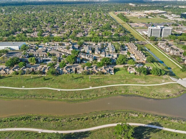 Building Photo - 15932 Seahorse Dr