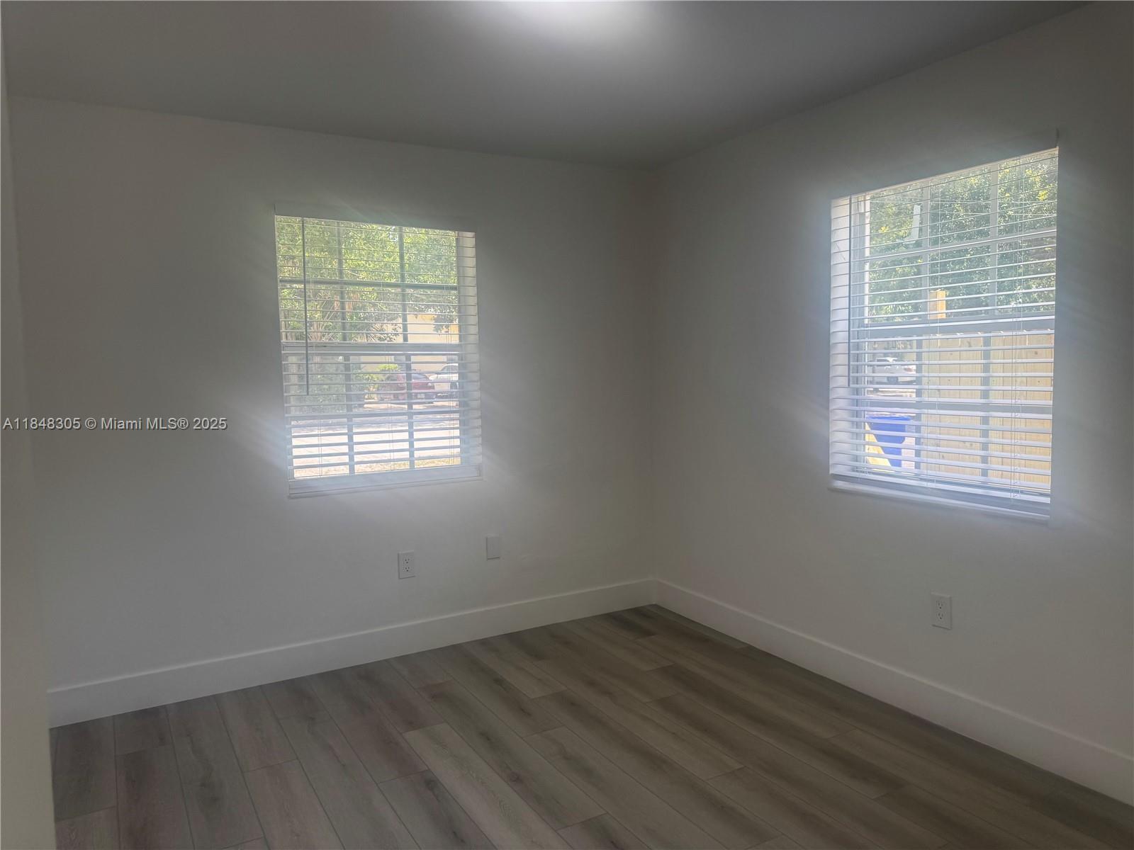 Building Photo - 1657 SW 44th Ave