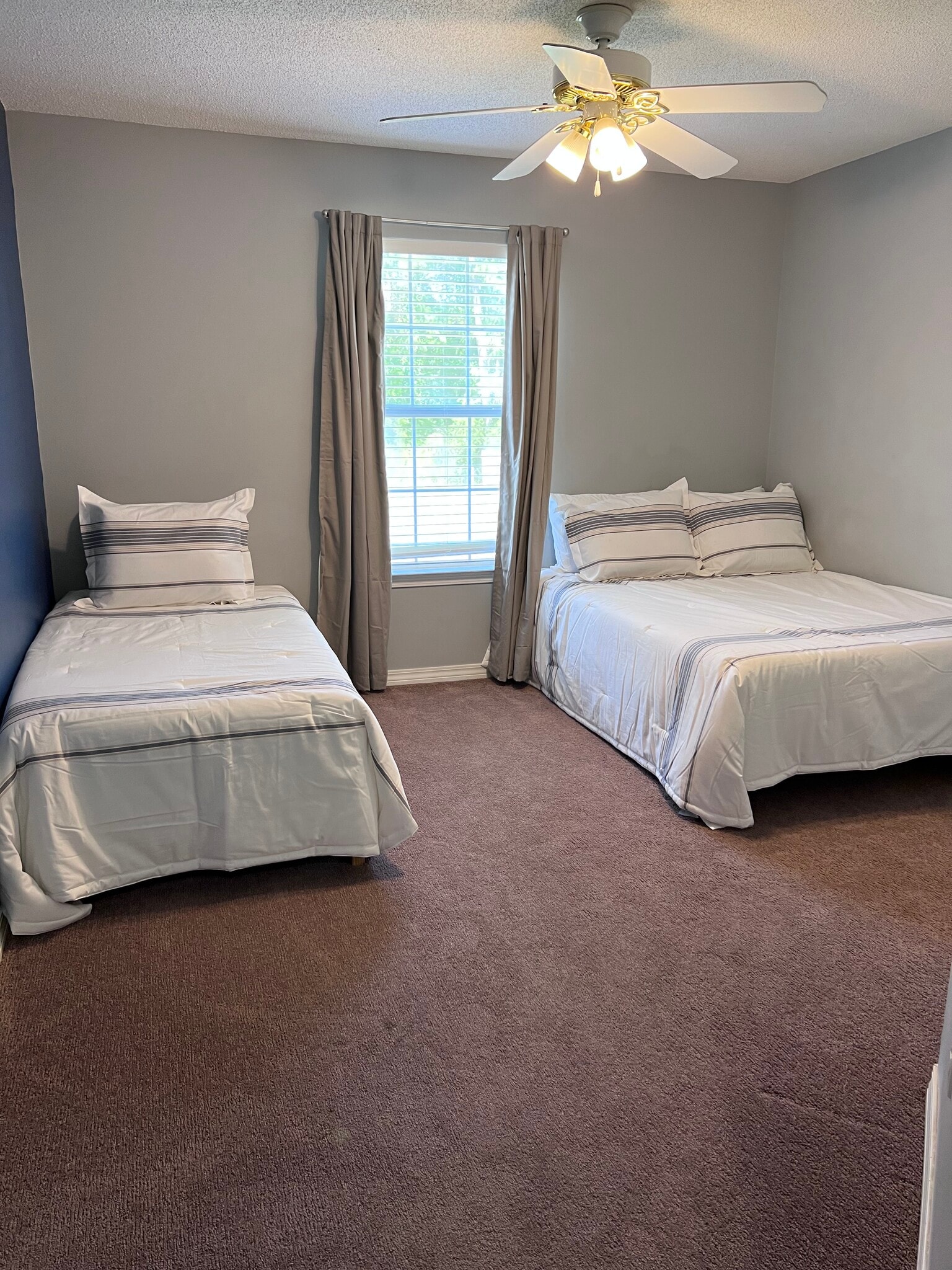 Room 3 (Full and Twin) - 2524 Bluewater Dr
