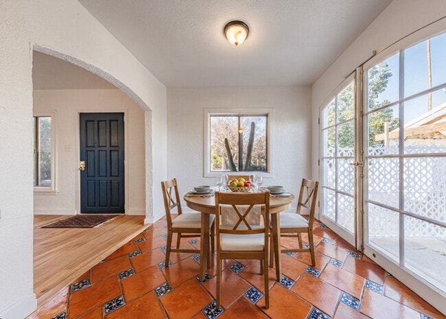 Building Photo - 3 Bedroom Home with Outdoor Space in Frogtown!