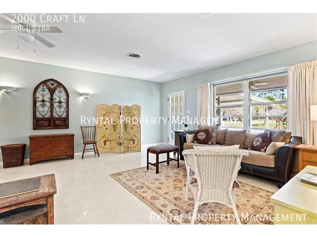 Building Photo - Sarasota Gem! Stunning 3/3.5 Home with Bac...