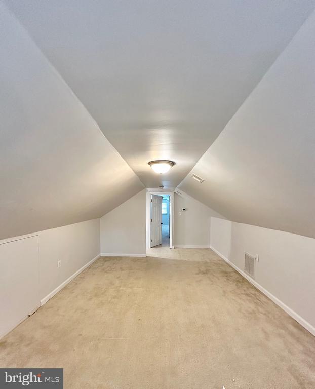 Building Photo - 3066 Valley Ln