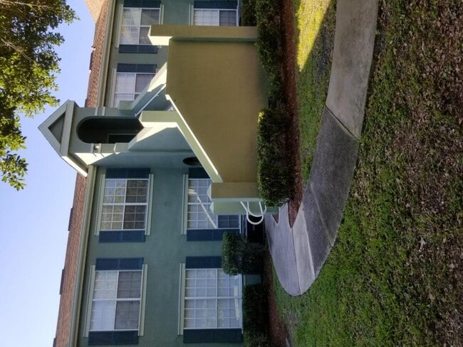 Building Photo - 10422 White Lake Ct