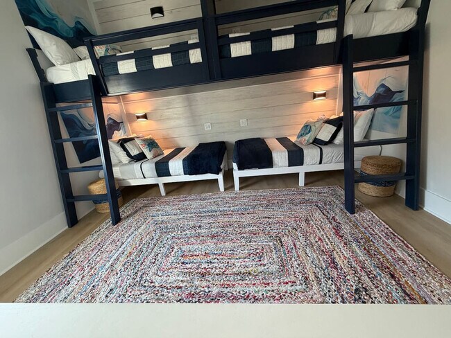 Building Photo - 867 Bowers Ln