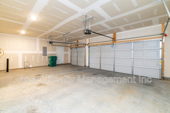 Building Photo - 4714 Willow Bluff Cir