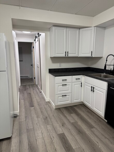 Building Photo - 516 8th St S