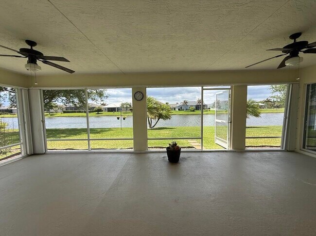 Building Photo - 515 South Valencia Cir SW