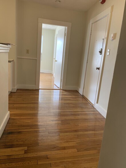 Building Photo - 400 Highland Ave