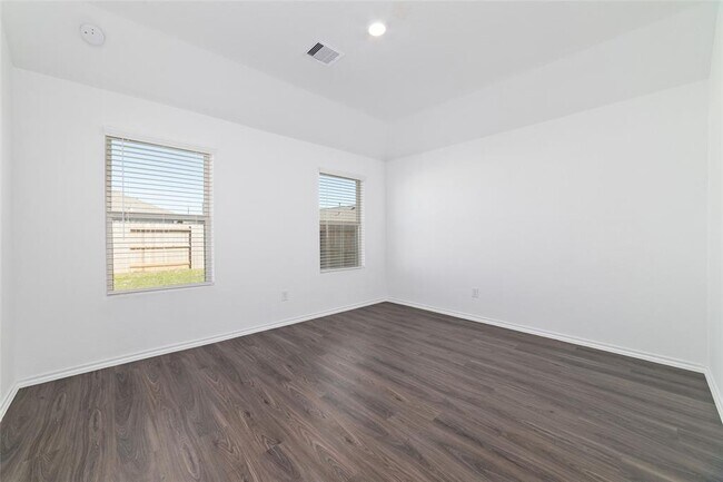 Building Photo - 27022 Vis Fld Dr
