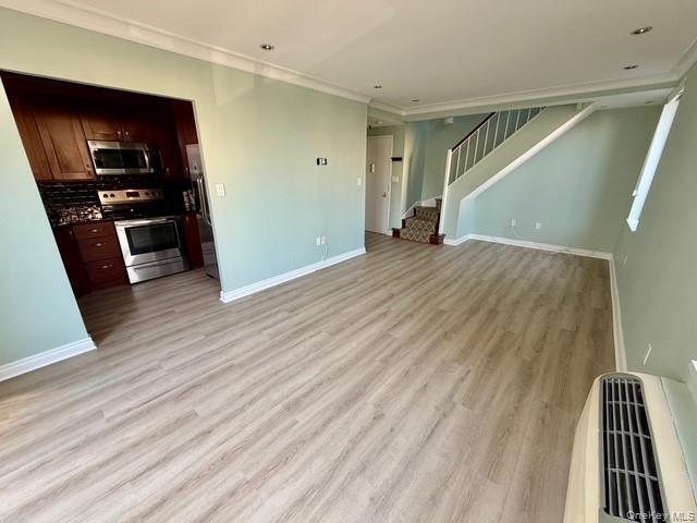 Building Photo - 100 W Broadway