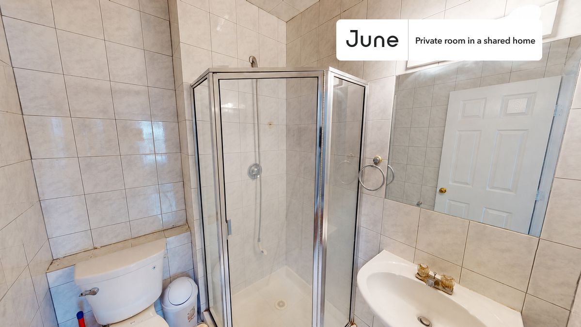 Building Photo - Room in Shared 4 bed/2 bath home in Allston