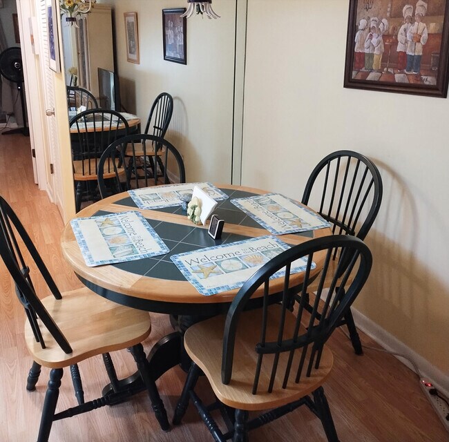 Building Photo - 39 Harwood B