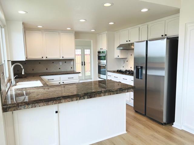 Building Photo - 1420 Tres Hermanas Way