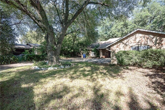 Building Photo - 9104 Quail Creek Dr