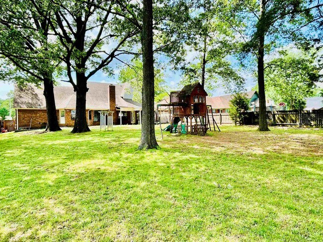 Building Photo - 3738 Brook Trail Ln