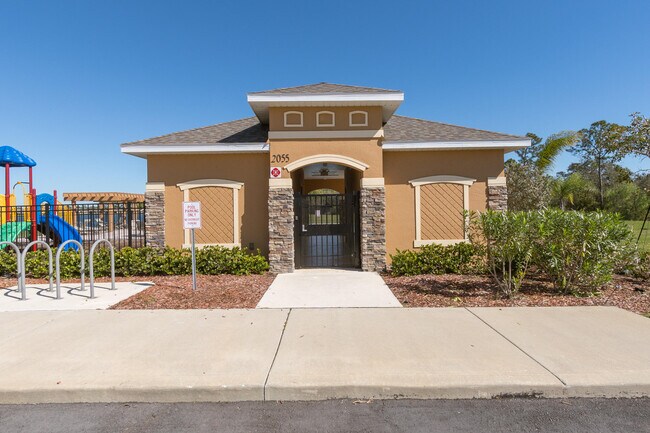 Building Photo - 2214 Capital Dr