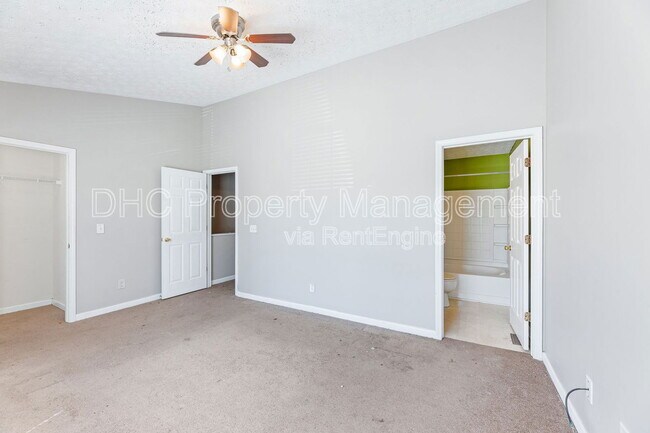 Building Photo - 5607 Strathmoor Manor Cir