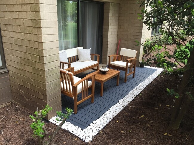 Patio - 3101 S Manchester St