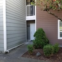 Building Photo - 9917 Holly Dr