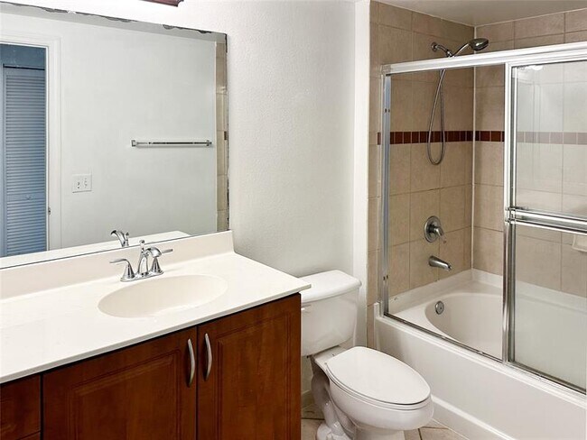Building Photo - 6533 Emerald Dunes Dr