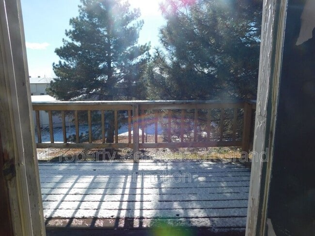 Building Photo - 570 Dawn Ct