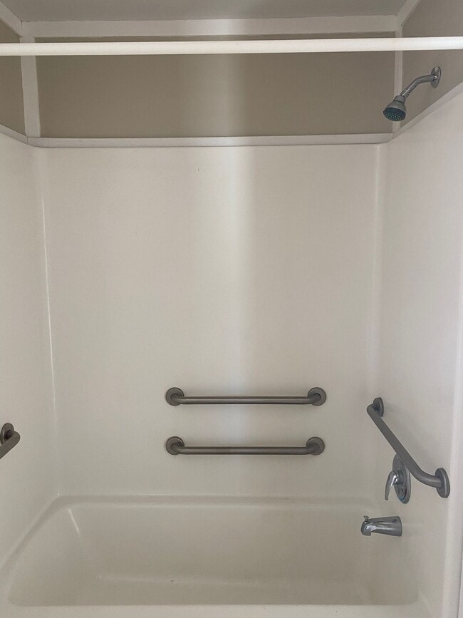 Building Photo - 8018 Grady Dr