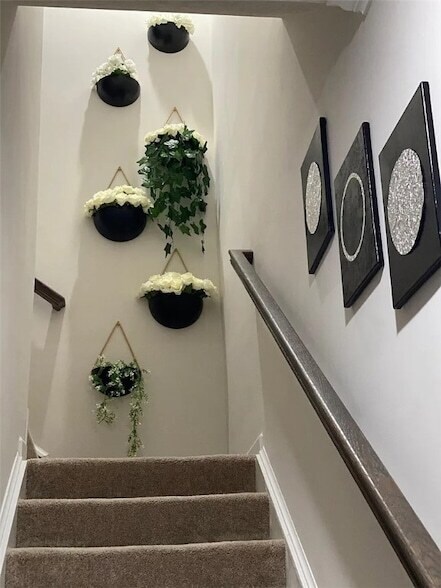 Building Photo - 2008 Hemlock Ln