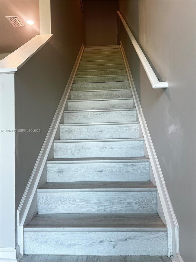 Building Photo - 6349 Topsail Dr