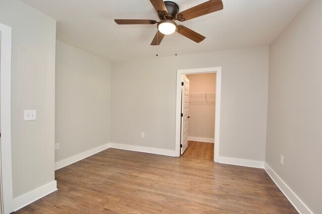 Building Photo - Now Leasing for Fall 2025! $1000 Per Bedro...